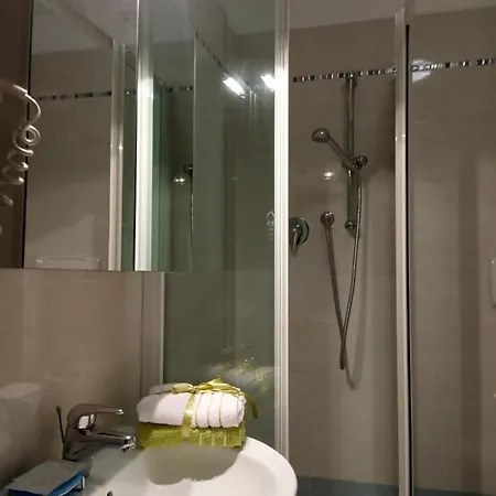 Otel Capri 3*