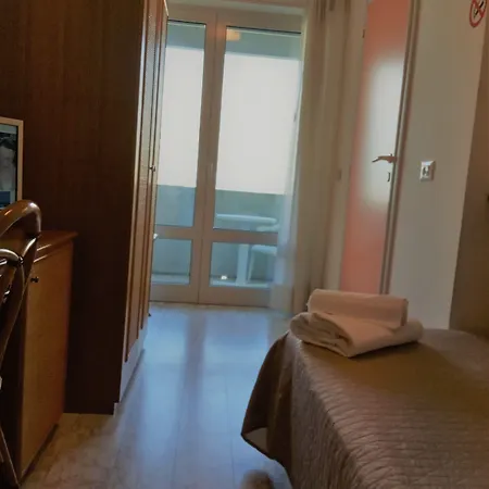 Capri Hotel 3*