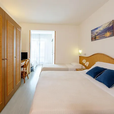 Capri Hotel
