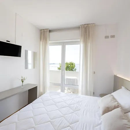 Capri 3* Grado