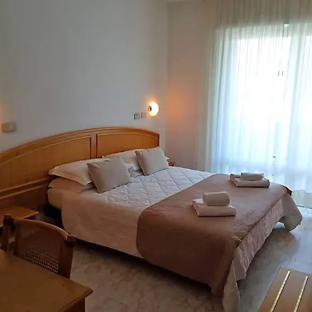 Capri Ξενοδοχείο 3*